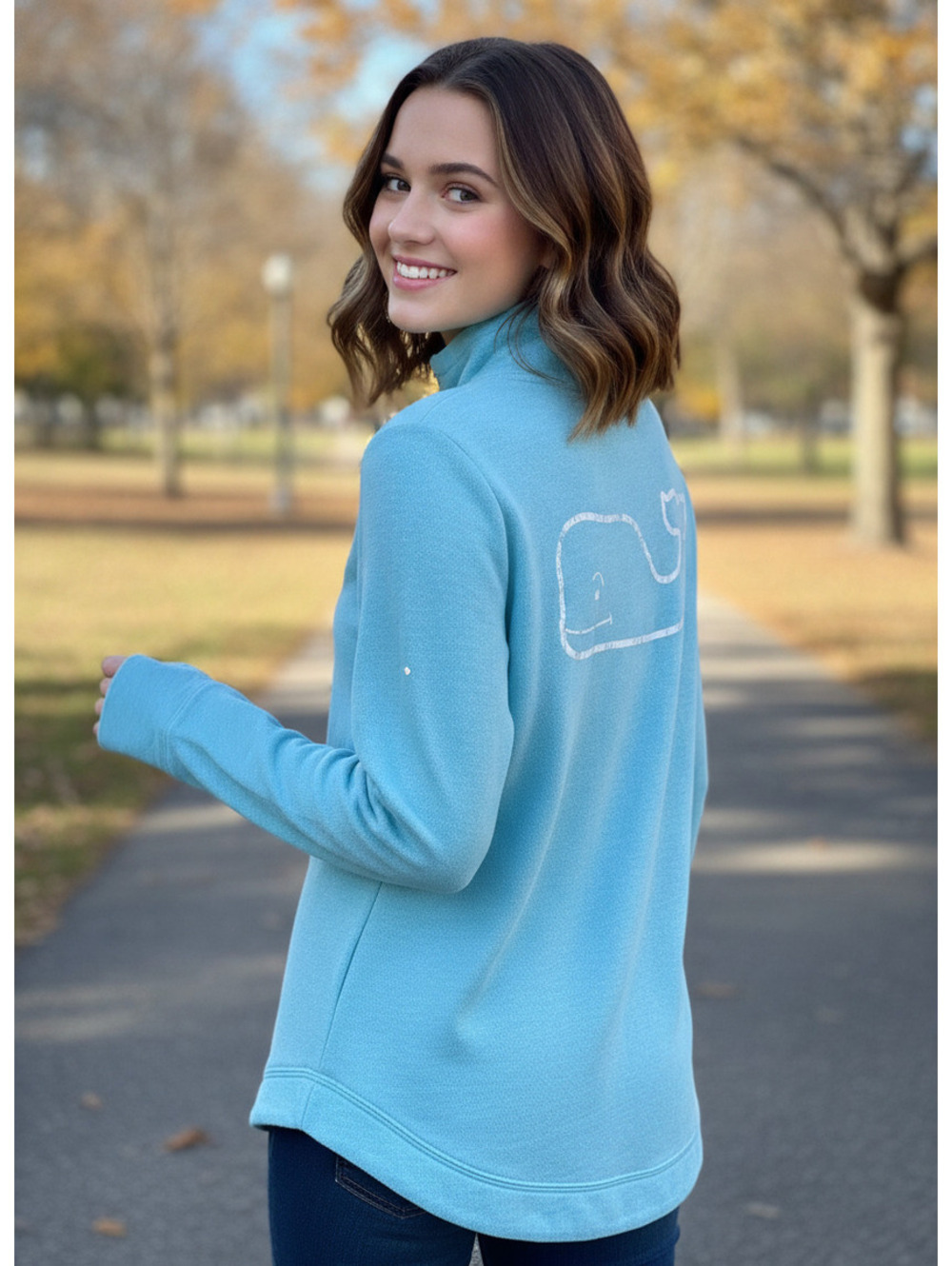 Vineyard Vines Women's Light Blue Pullover Sweatshirt with Whale Logo, Size XS